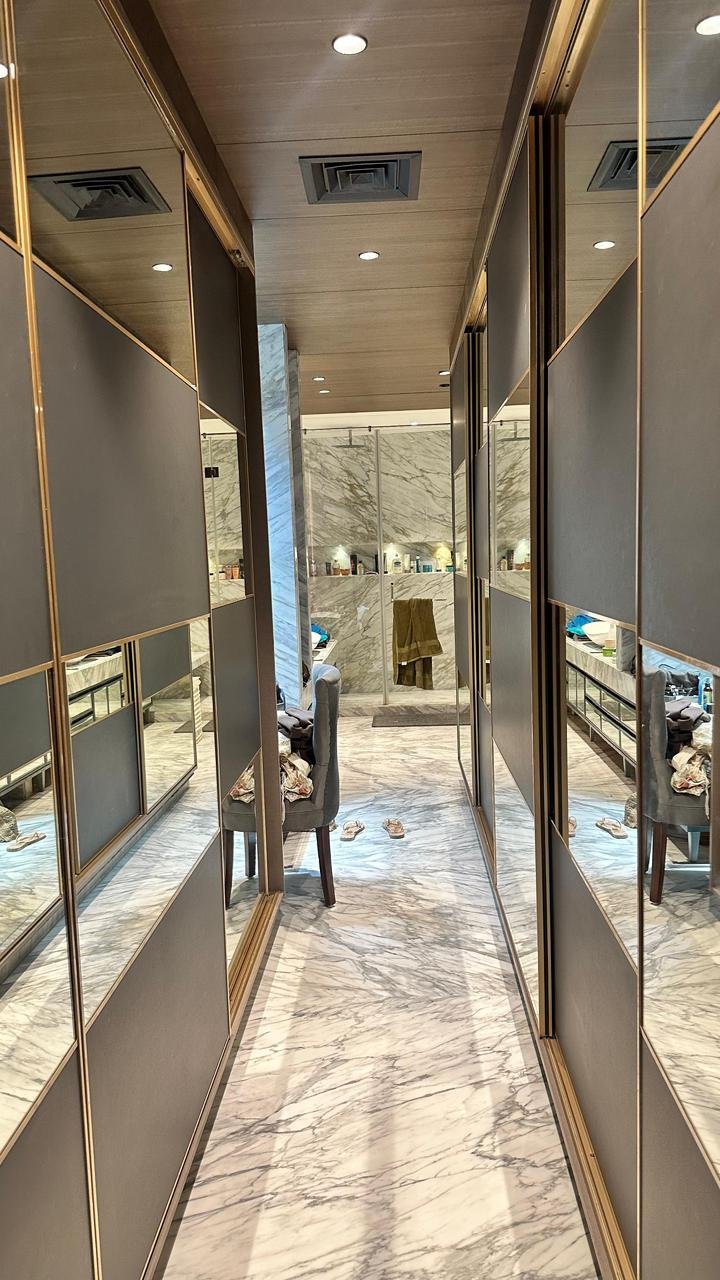 Builder Floor With Terrace Fully Furnished Available for rent in A-Block, DLF Phase-1